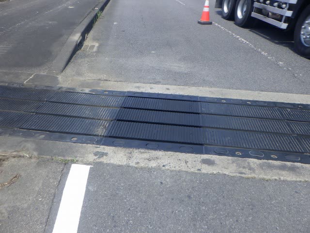 橋梁伸縮装置の取替