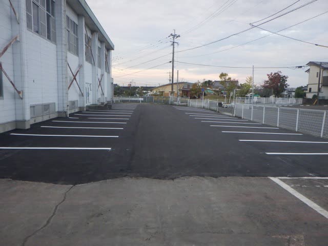 駐車場の駐車区画線